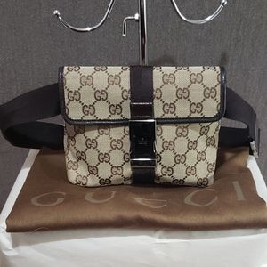 4️⃣2️⃣5️⃣Gucci Authentic belt bag w/ dustbag